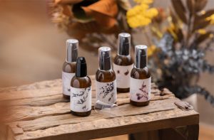 【天然成分100％アロマスプレー】いつでも気軽に、家族と楽しめる自然の香り